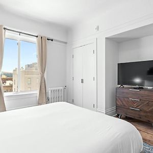 Superior Queen Room Self Check Virtual Front Desk